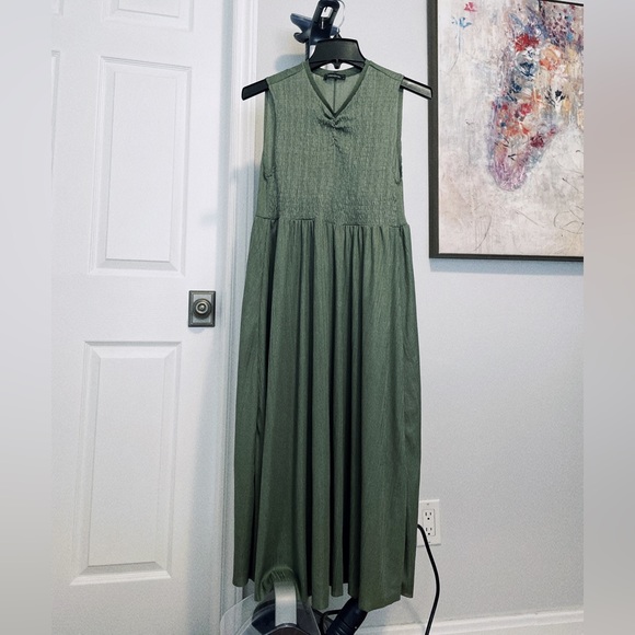 Trendyol Maxi Dress, V neck - Picture 1 of 7